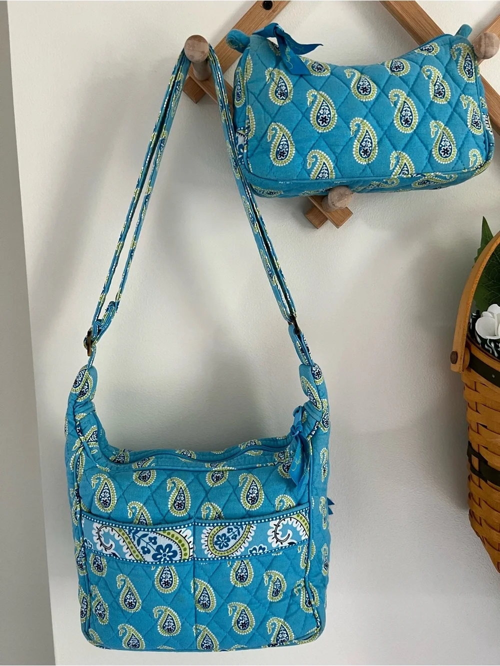 Vera Bradley Bermuda Blue “Spectator” Bag & Pouch